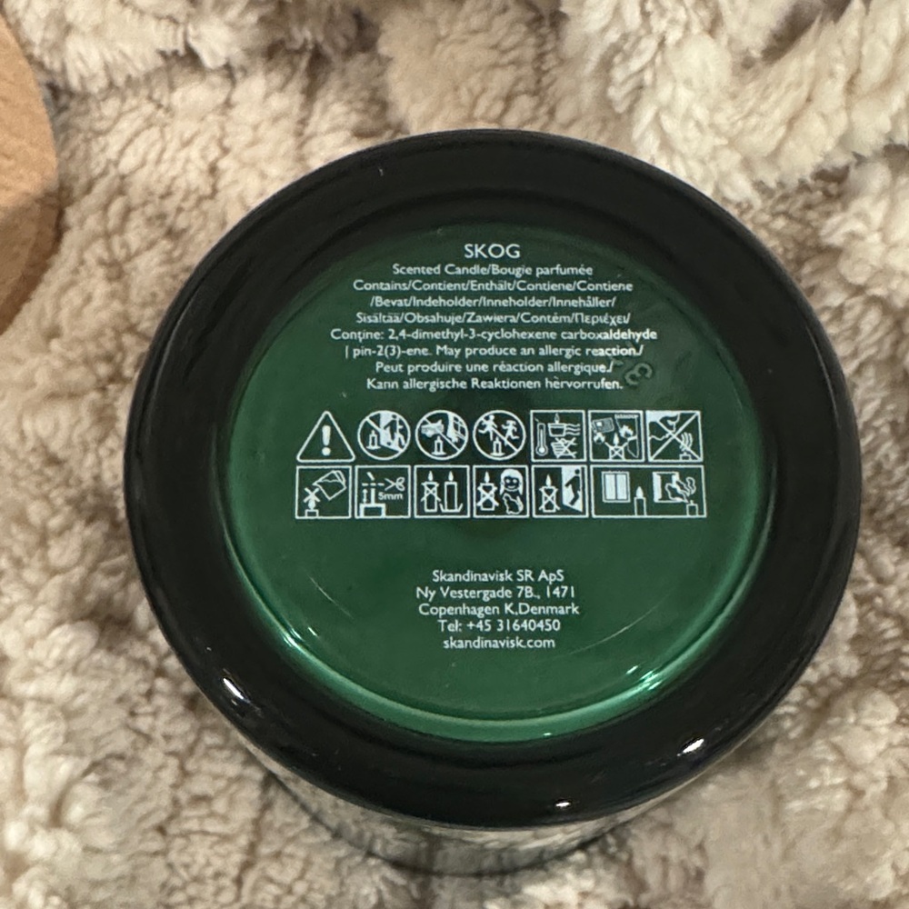 Skandinavisk Skog Green Candle - Picture 3 of 9